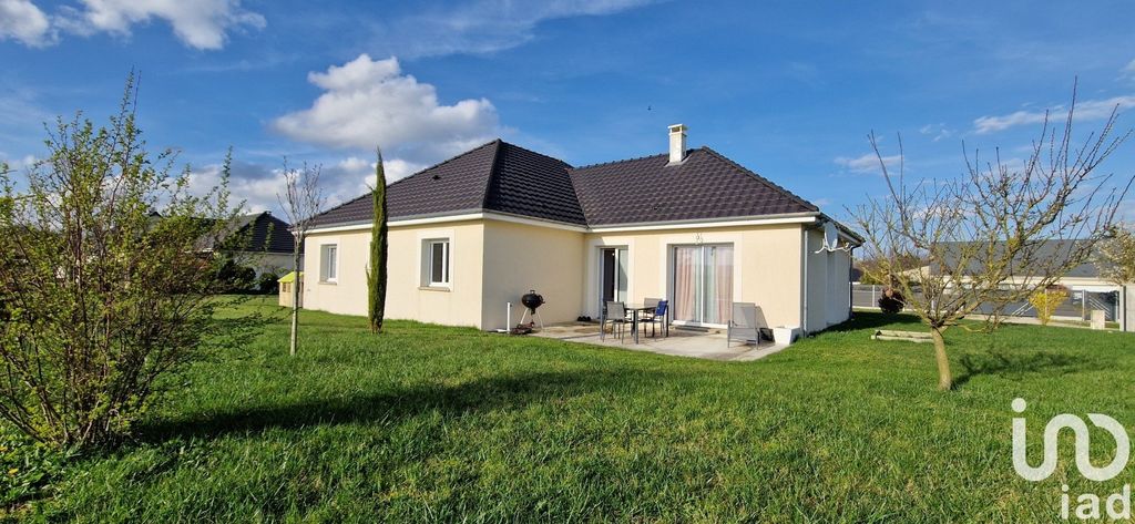 Achat maison à vendre 3 chambres 127 m² - Saint-Pouange