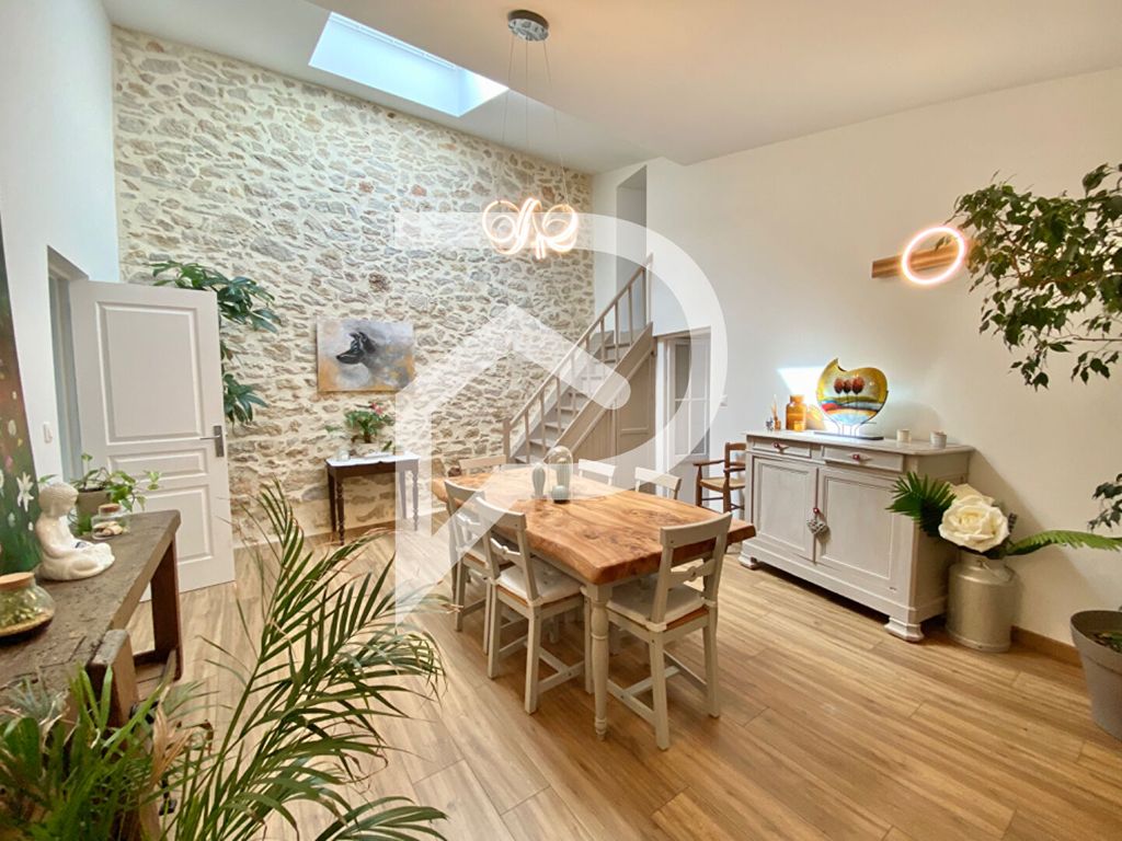 Achat maison à vendre 5 chambres 195 m² - Saint-Pierre-de-Mons