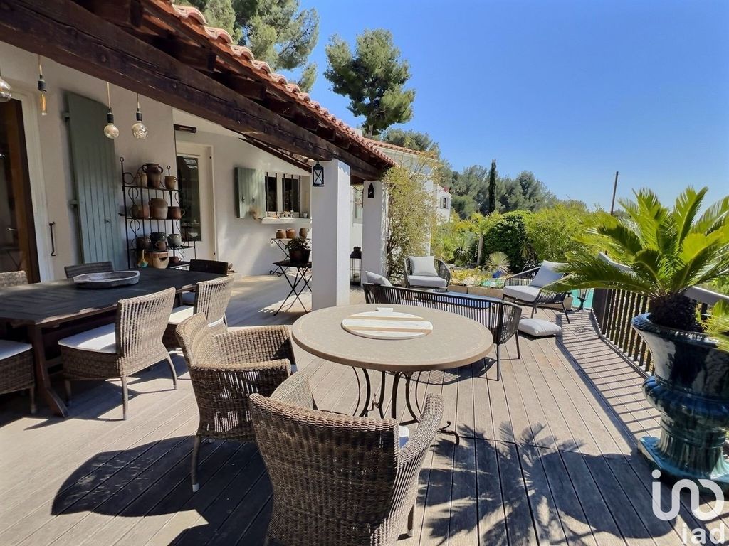 Achat maison à vendre 5 chambres 179 m² - Bandol