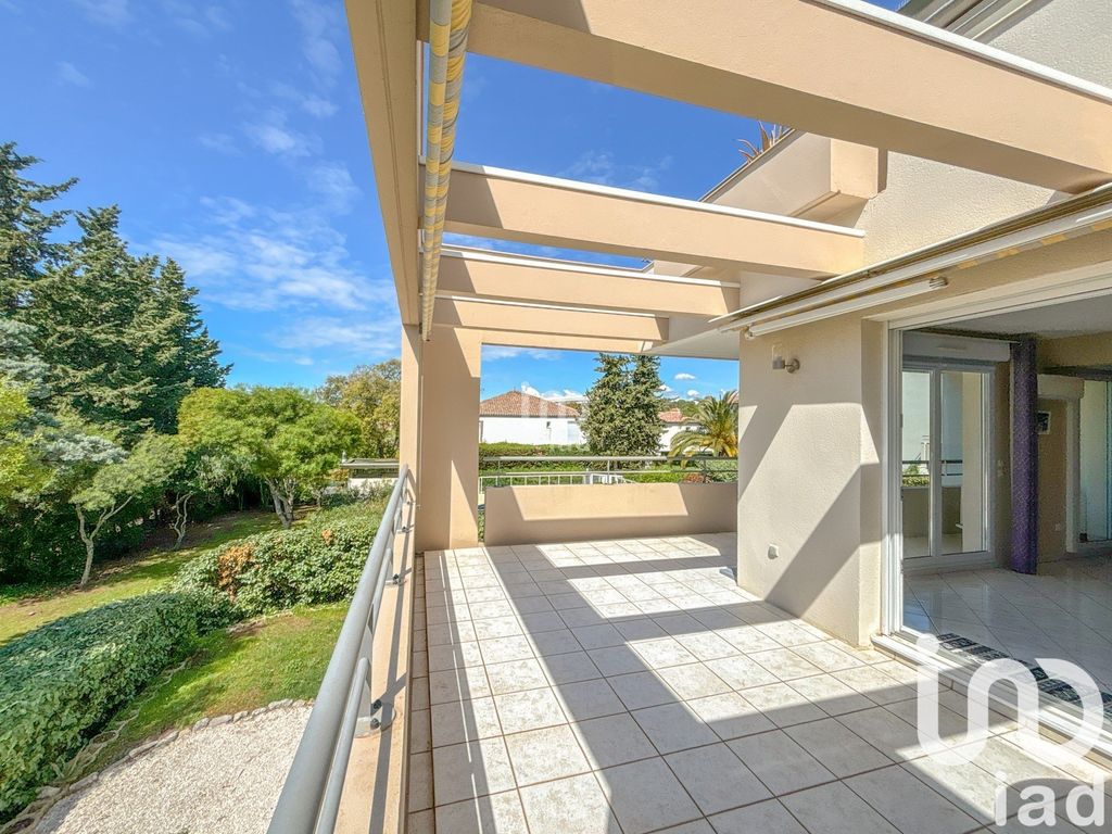 Achat appartement à vendre 3 pièces 65 m² - Fréjus