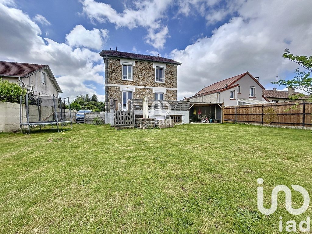 Achat maison à vendre 3 chambres 115 m² - Verneuil-l'Étang