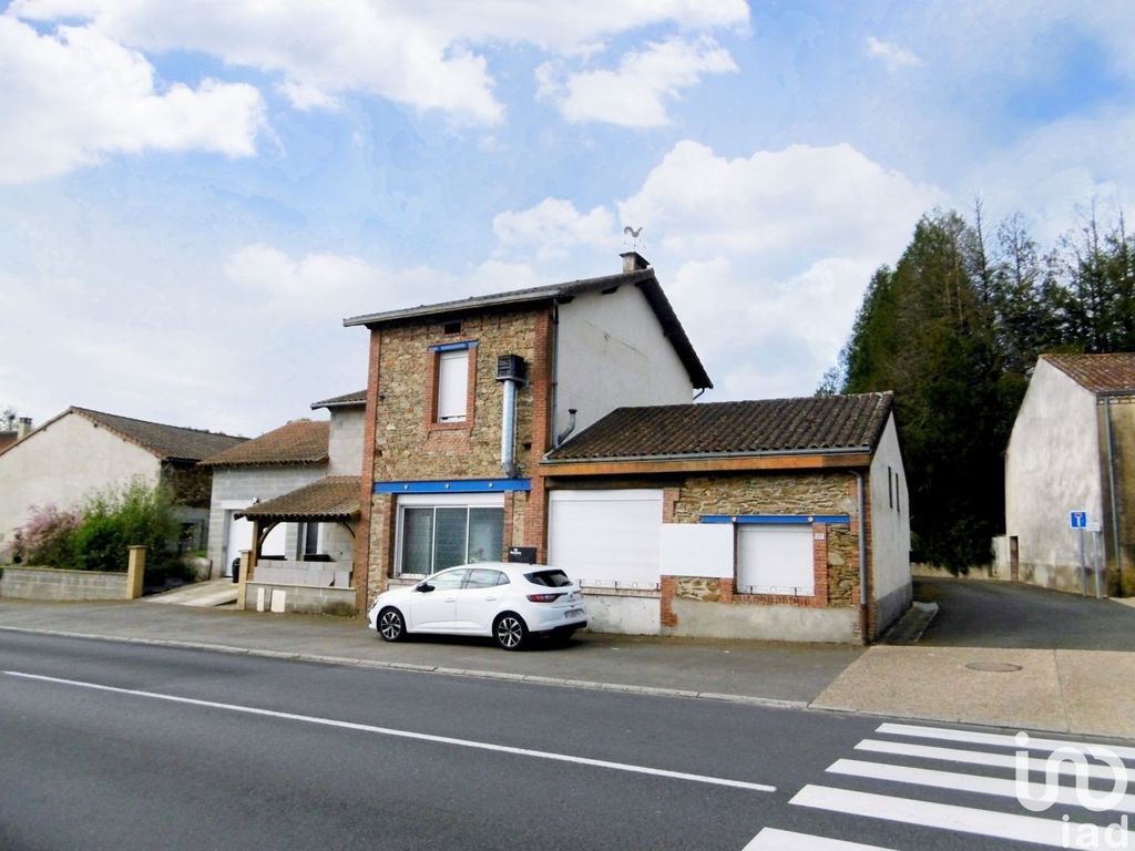 Achat maison à vendre 2 chambres 170 m² - Saint-Bonnet-de-Bellac