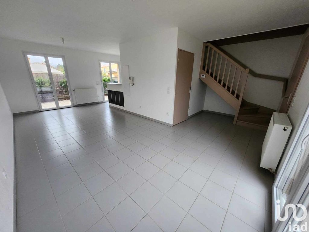 Achat maison à vendre 2 chambres 68 m² - Le Luc