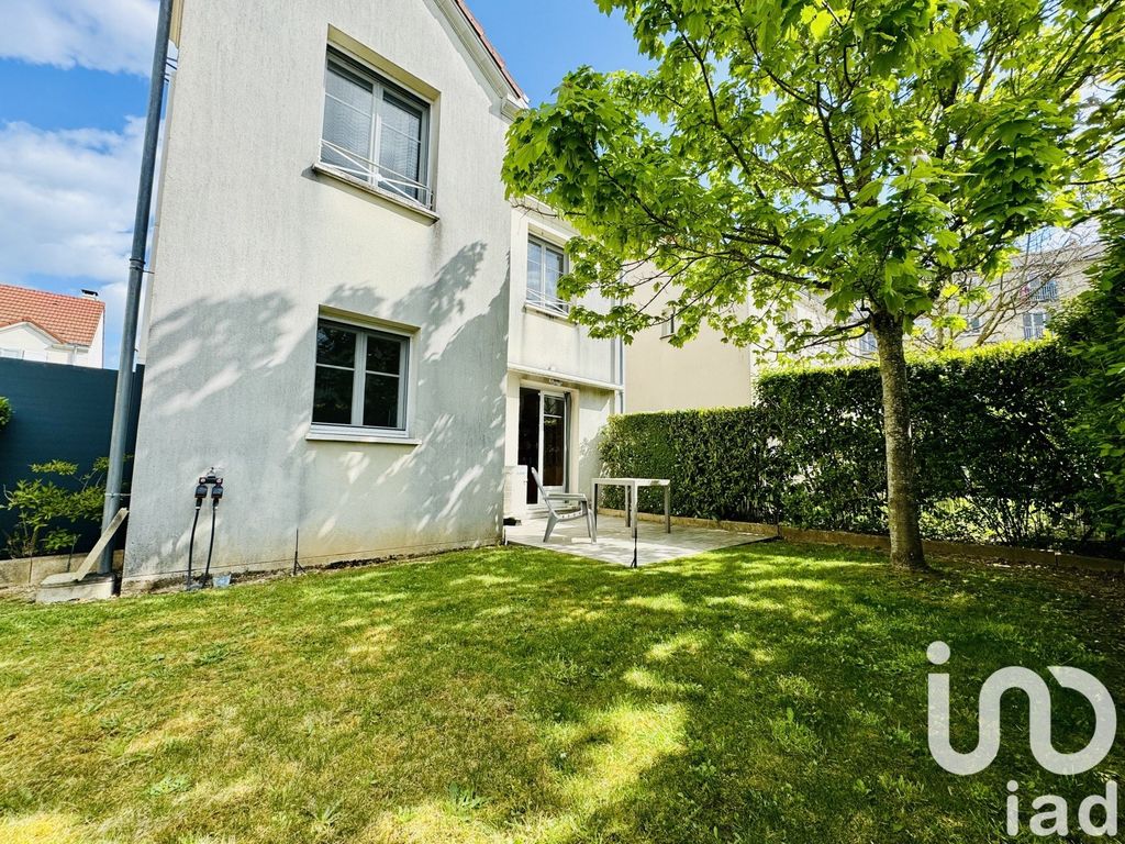 Achat maison à vendre 3 chambres 89 m² - Saint-Jean-de-la-Ruelle