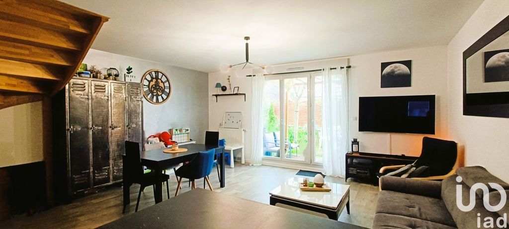 Achat maison à vendre 3 chambres 80 m² - Bruyères-le-Châtel