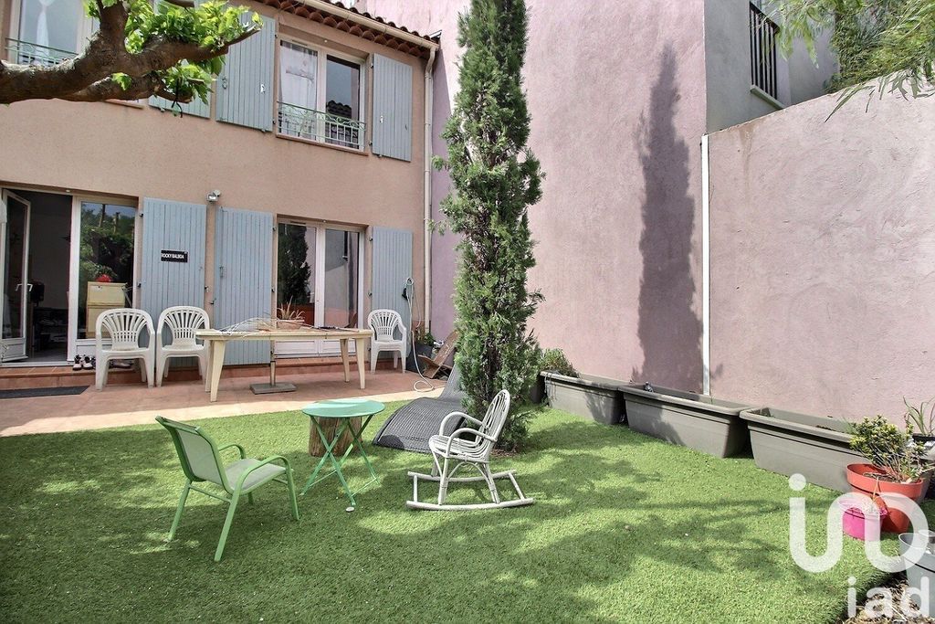 Achat maison à vendre 3 chambres 82 m² - Le Castellet