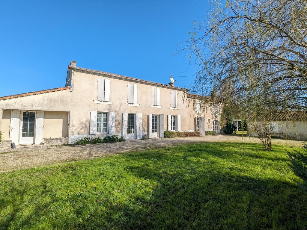 Achat maison à vendre 4 chambres 144 m² - Bourg-Charente