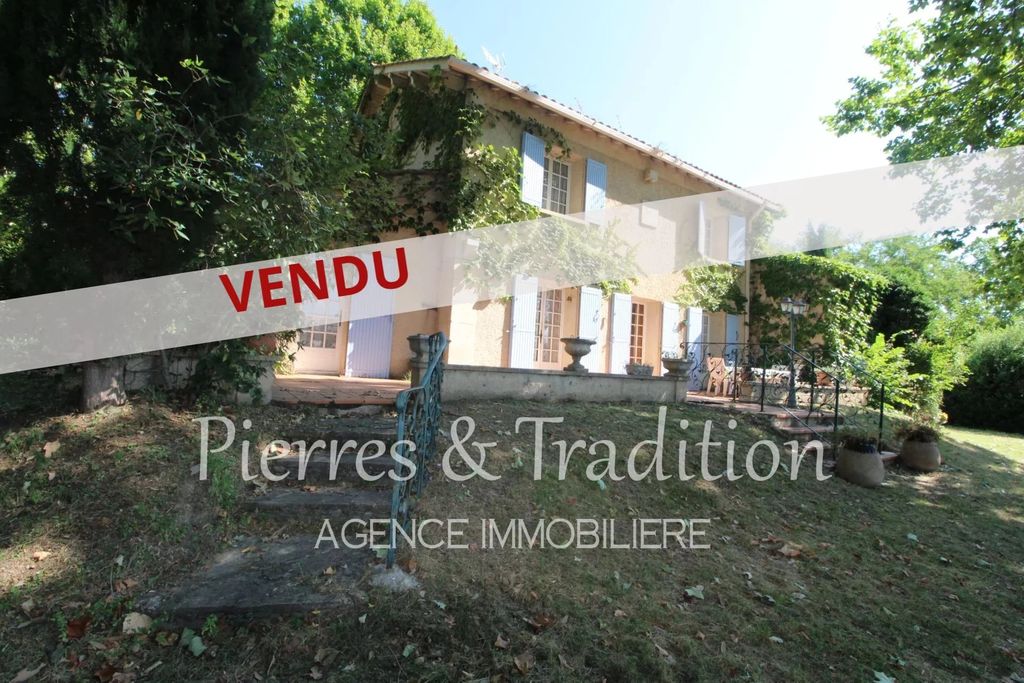 Achat maison à vendre 5 chambres 189 m² - Reillanne