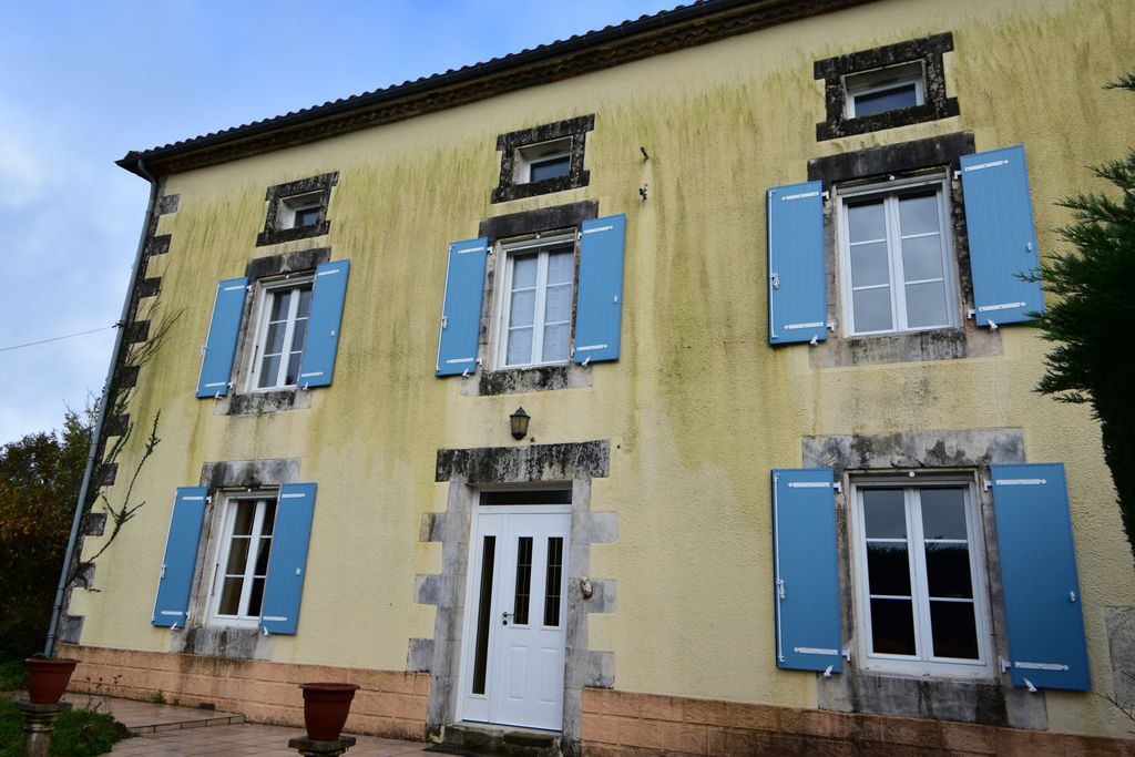 Achat maison à vendre 2 chambres 134 m² - Bussière-Badil