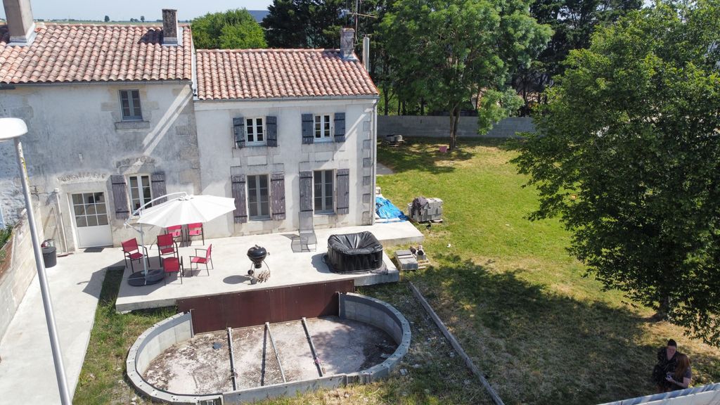 Achat maison à vendre 4 chambres 170 m² - Puy-du-Lac