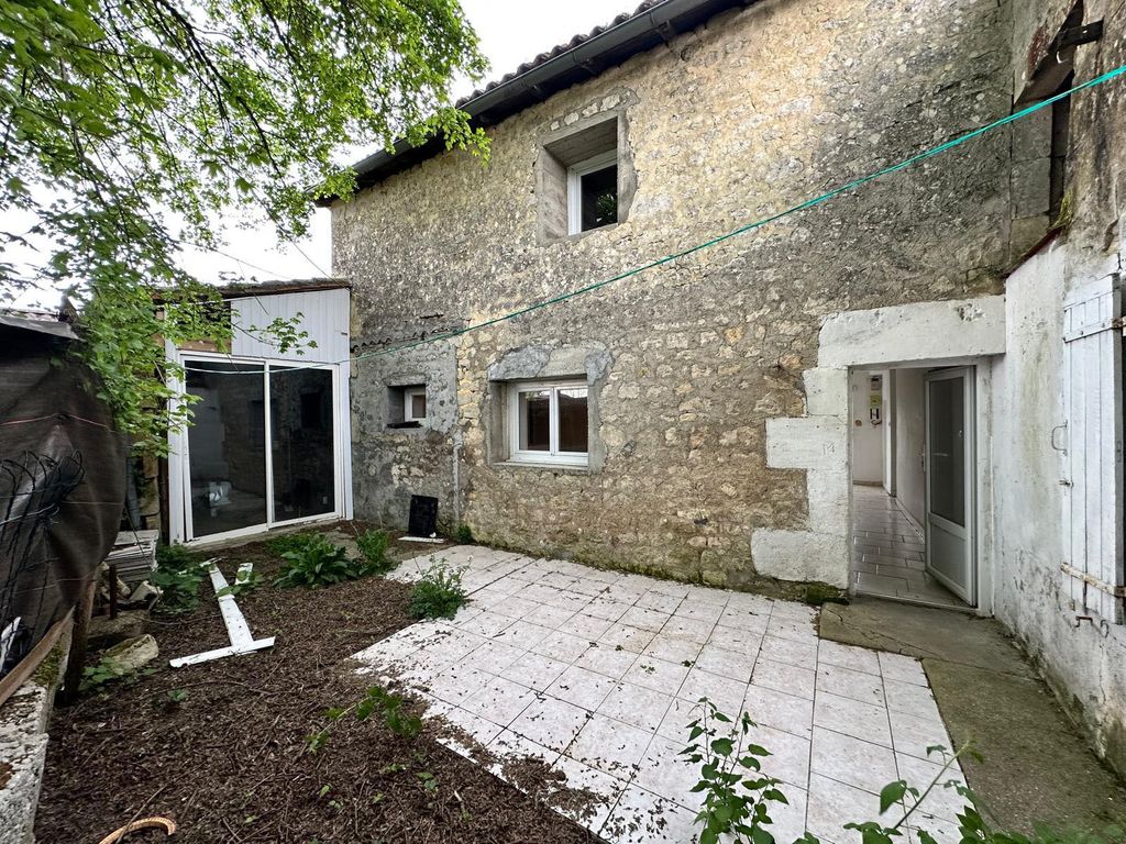 Achat maison à vendre 5 chambres 146 m² - Jonzac