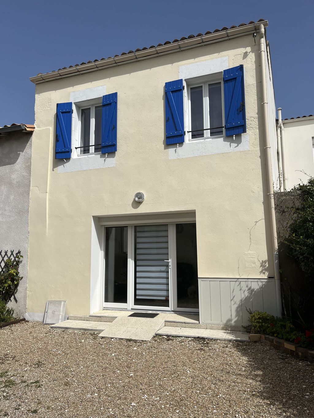 Achat maison à vendre 3 chambres 102 m² - Mortagne-sur-Gironde