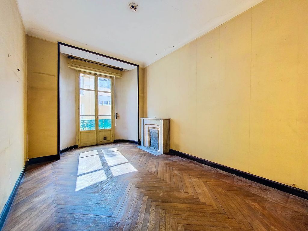 Achat appartement à vendre 3 pièces 64 m² - Nice