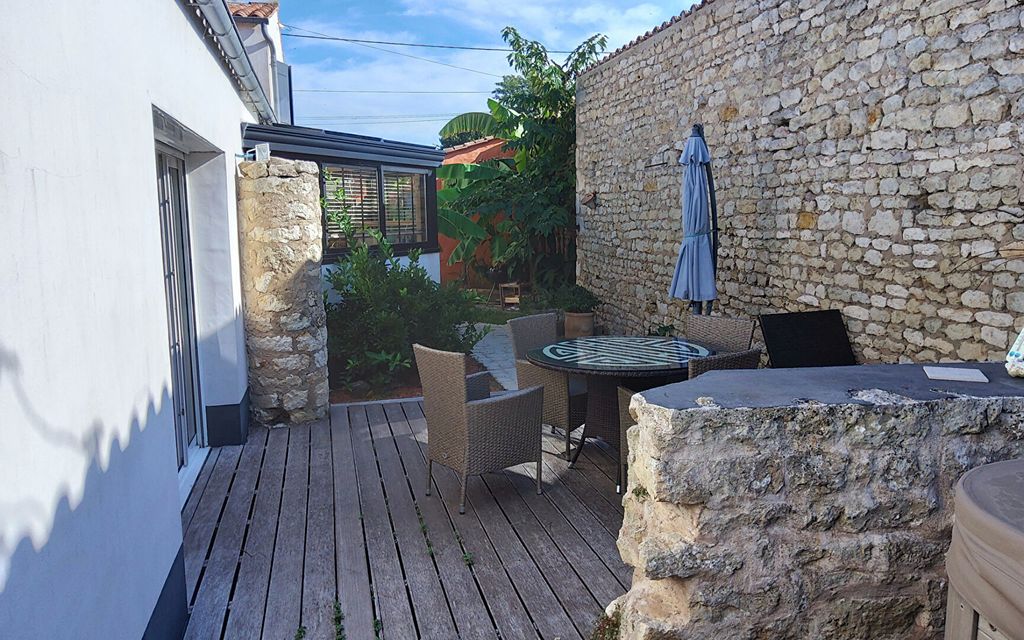 Achat maison à vendre 2 chambres 126 m² - Saint-Pierre-d'Oléron