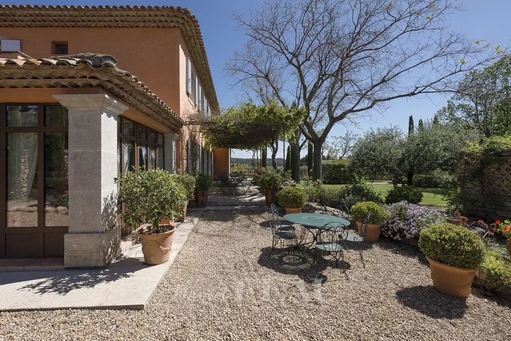 Achat maison à vendre 5 chambres 277 m² - Aix-en-Provence