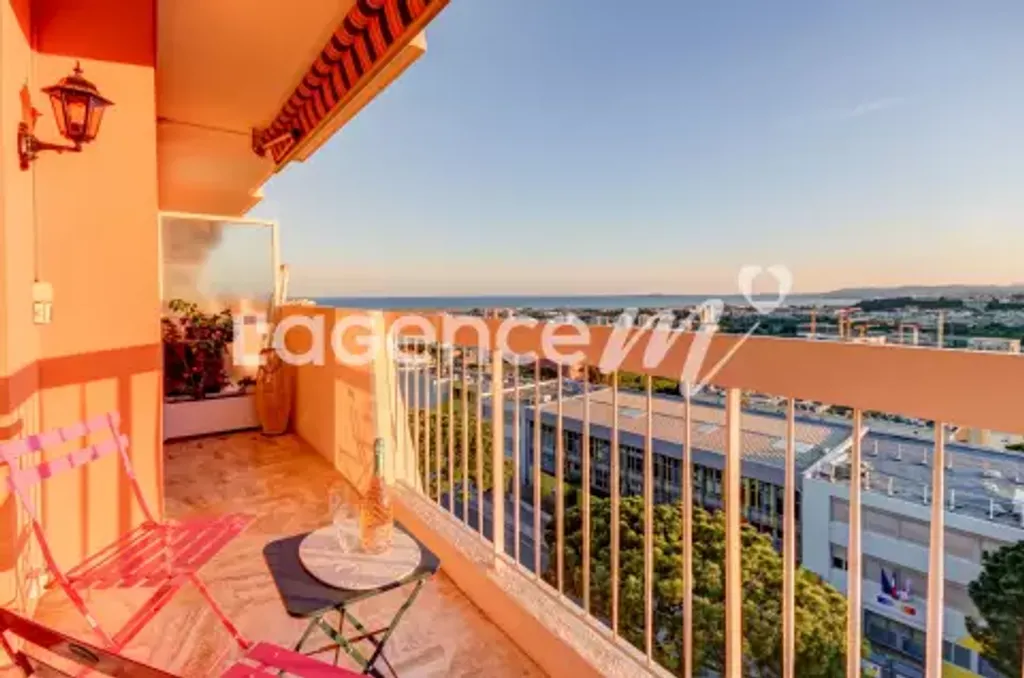 Achat appartement à vendre 3 pièces 64 m² - Nice