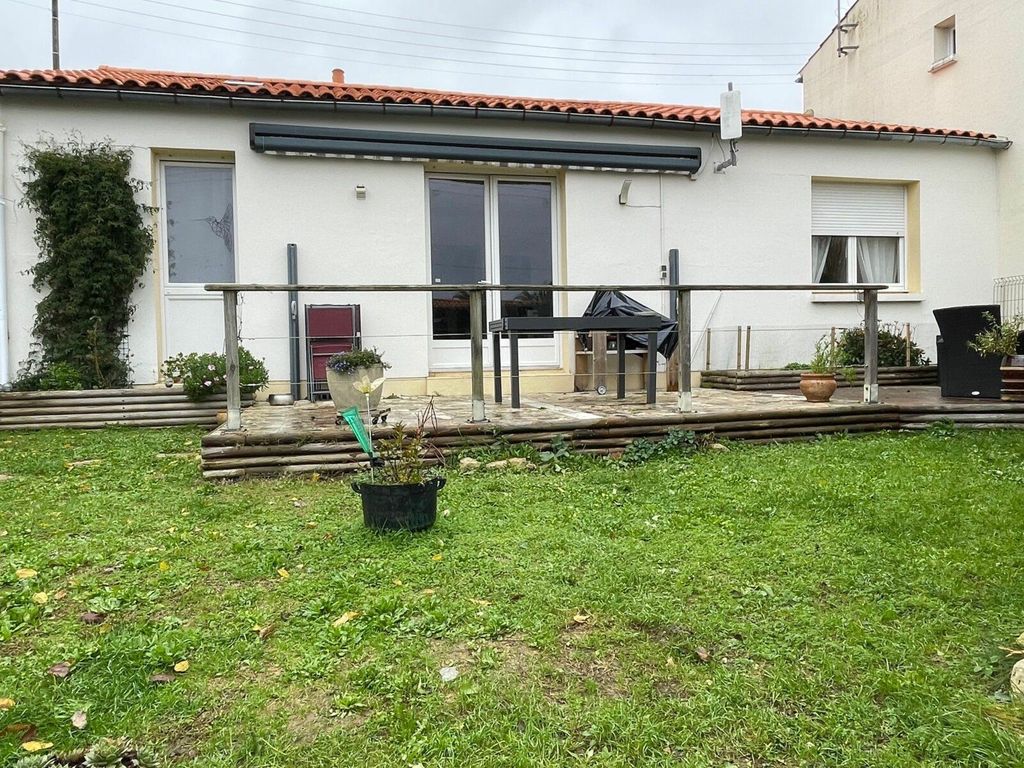 Achat maison à vendre 2 chambres 75 m² - Nieul-sur-Mer