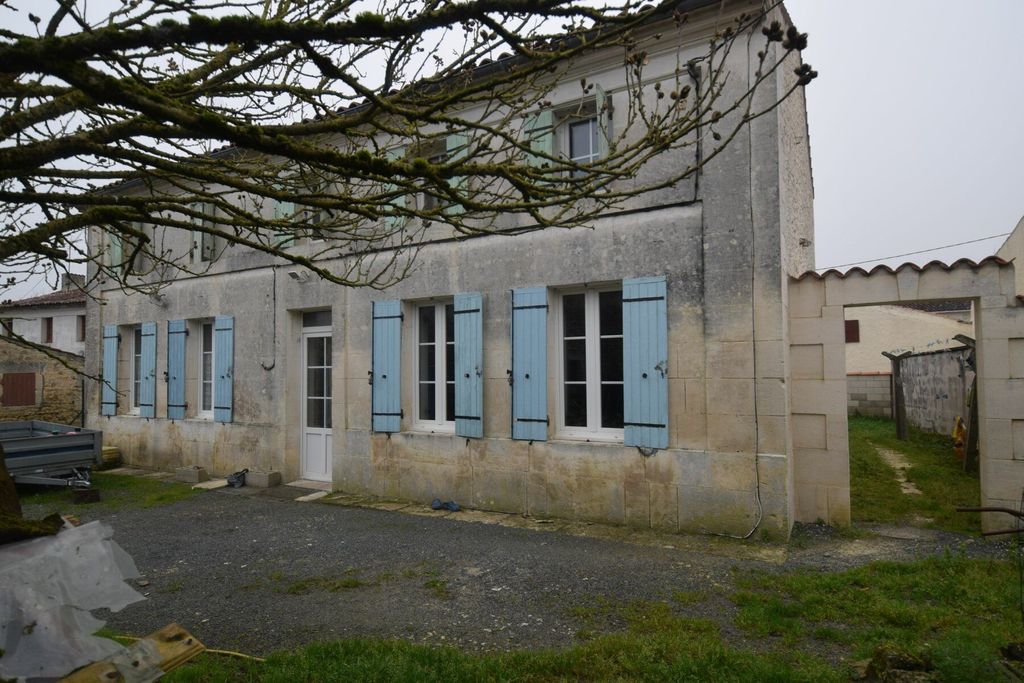 Achat maison à vendre 4 chambres 155 m² - Saint-Sulpice-d'Arnoult