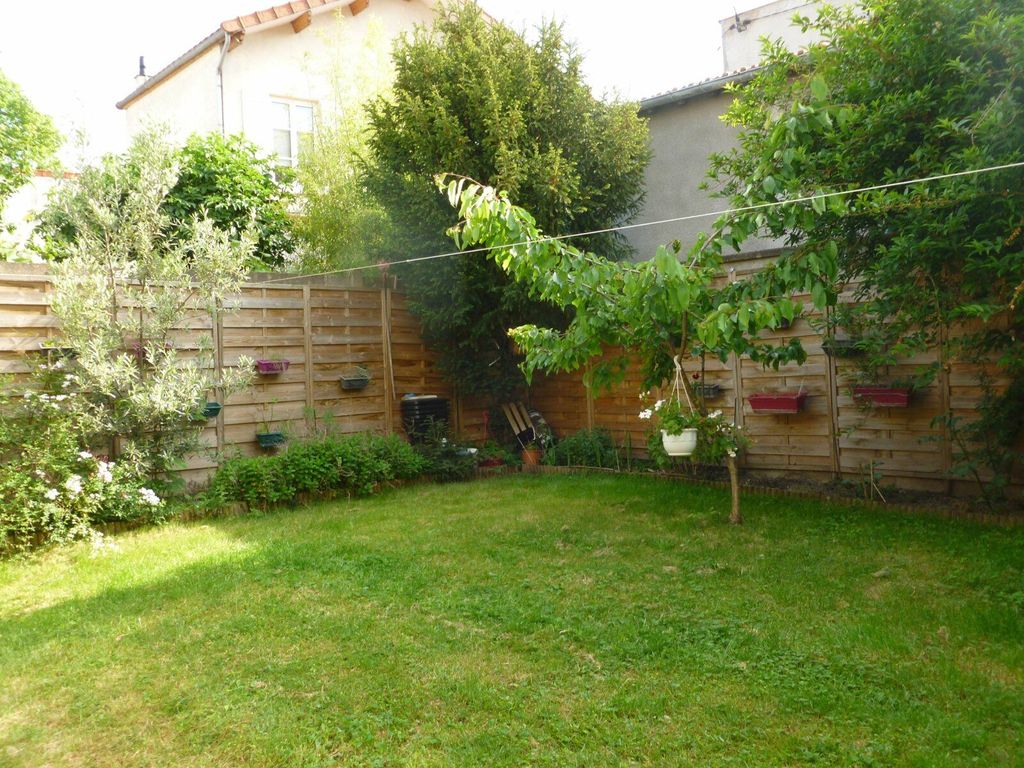 Achat maison à vendre 4 chambres 134 m² - Issy-les-Moulineaux