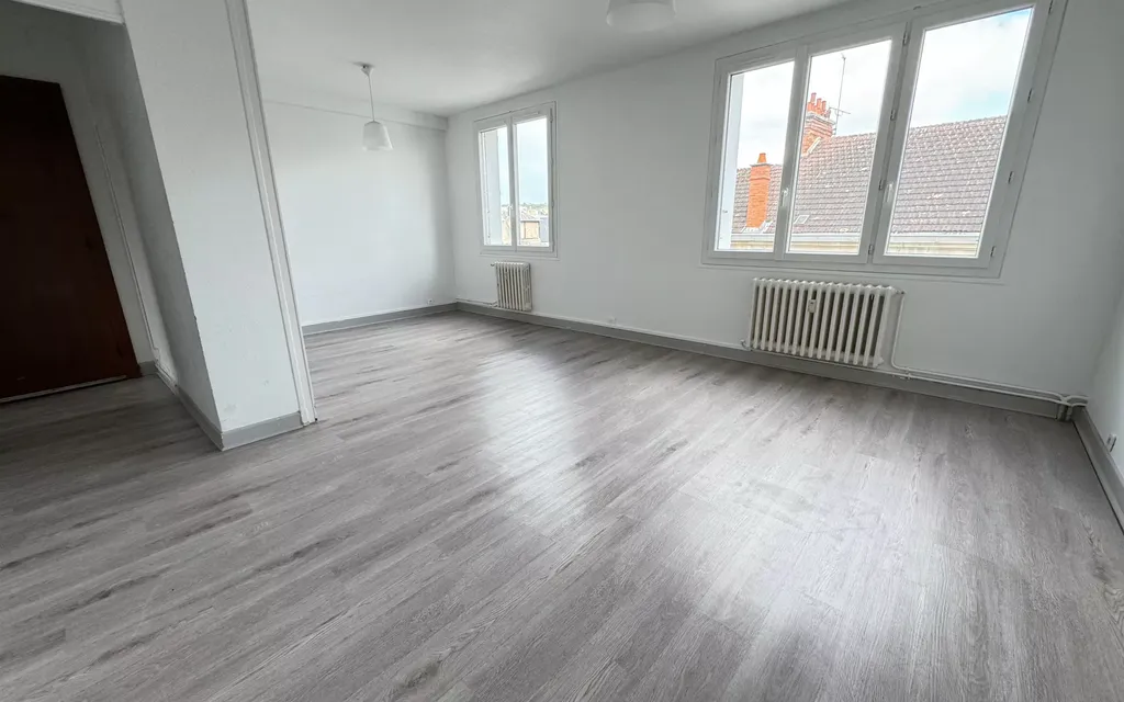 Achat appartement à vendre 5 pièces 92 m² - Montluçon