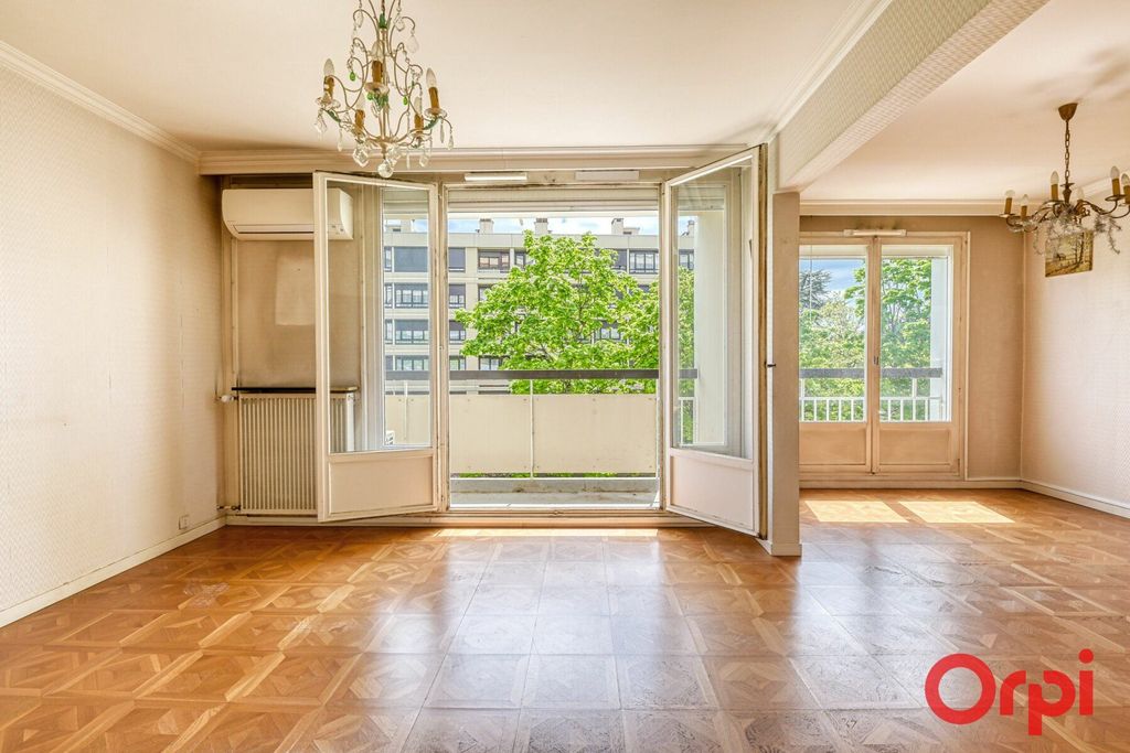 Achat appartement à vendre 4 pièces 74 m² - Saint-Genis-Laval