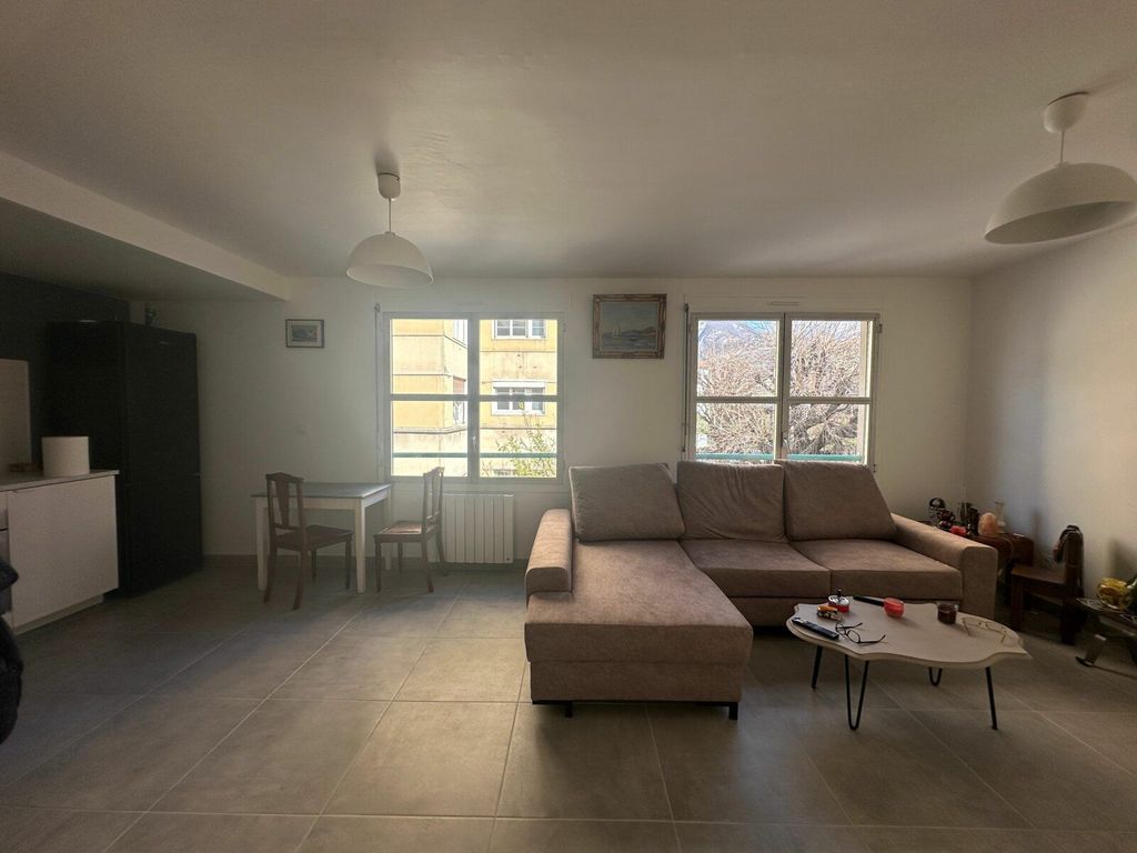 Achat appartement à vendre 3 pièces 70 m² - Grenoble