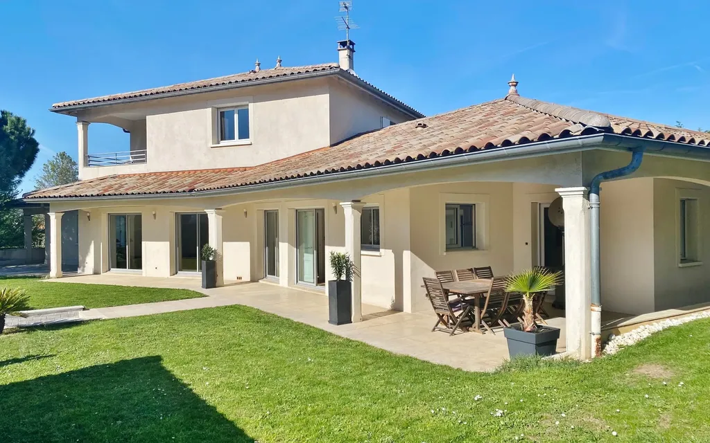 Achat maison à vendre 5 chambres 392 m² - Sainte-Foy-lès-Lyon