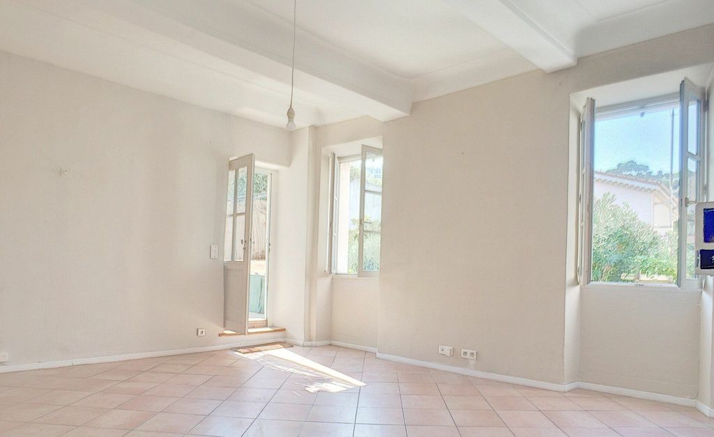 Achat maison à vendre 2 chambres 97 m² - Vallauris