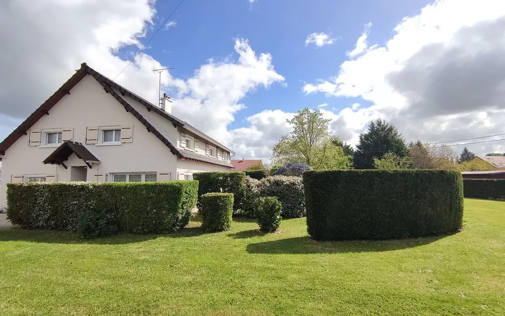 Achat maison à vendre 7 chambres 214 m² - Saint-Gondon