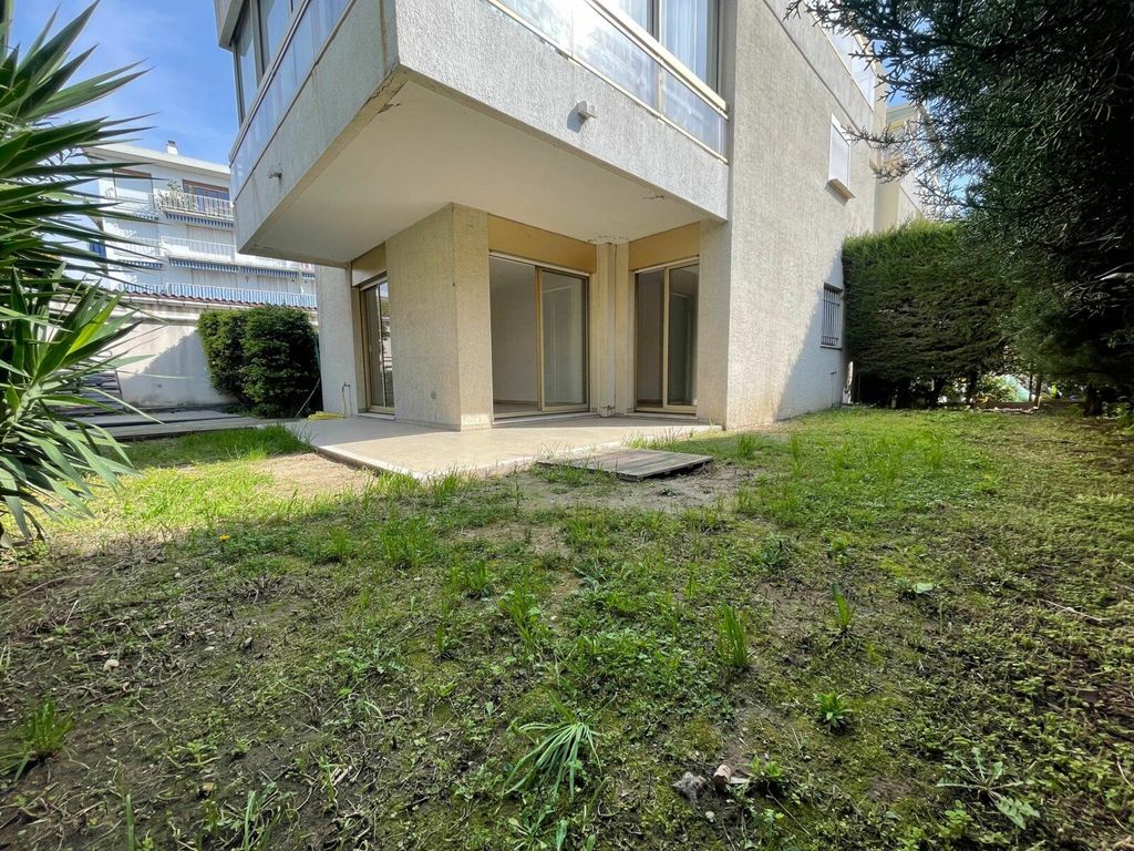 Achat appartement à vendre 2 pièces 48 m² - Cagnes-sur-Mer