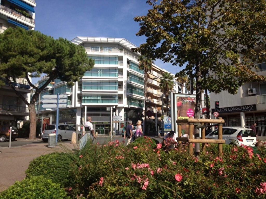 Achat appartement à vendre 3 pièces 73 m² - Cagnes-sur-Mer