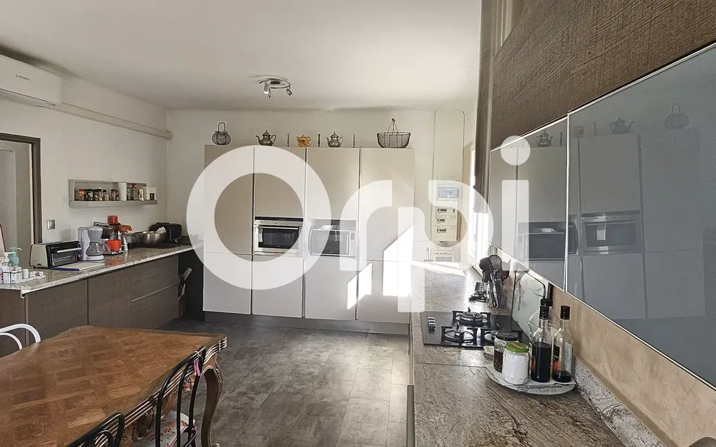 Achat maison à vendre 4 chambres 185 m² - Marseille 11ème arrondissement