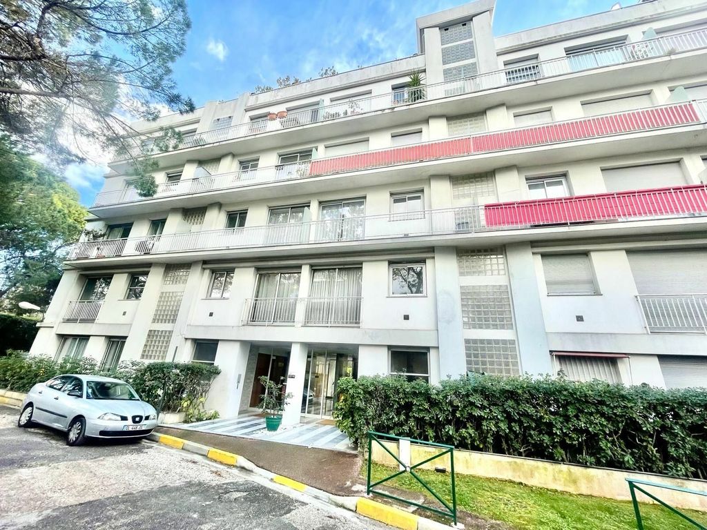 Achat appartement à vendre 2 pièces 64 m² - Nice
