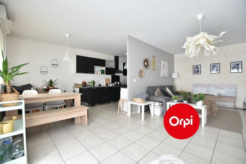 Achat appartement à vendre 3 pièces 75 m² - Saint-Fons