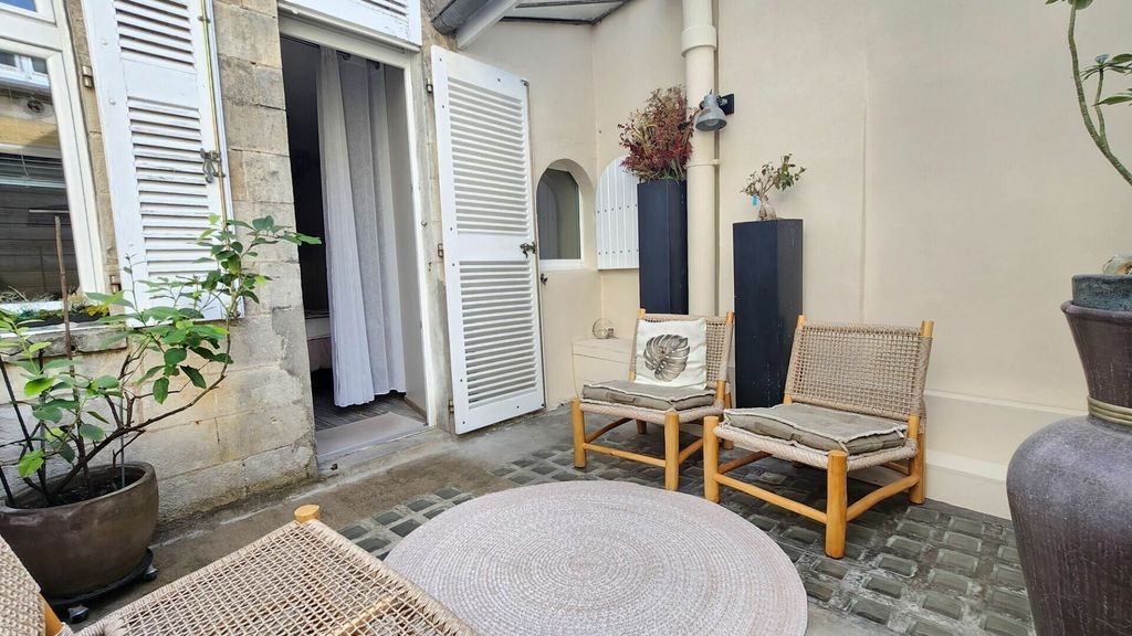 Achat appartement à vendre 2 pièces 97 m² - La Rochelle