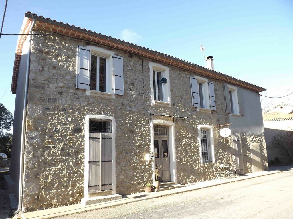 Achat maison à vendre 5 chambres 159 m² - Saint-Julien-les-Rosiers