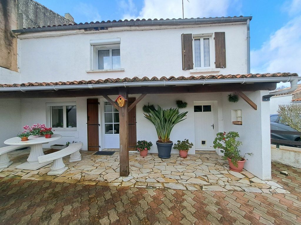 Achat maison à vendre 3 chambres 130 m² - Dompierre-sur-Mer