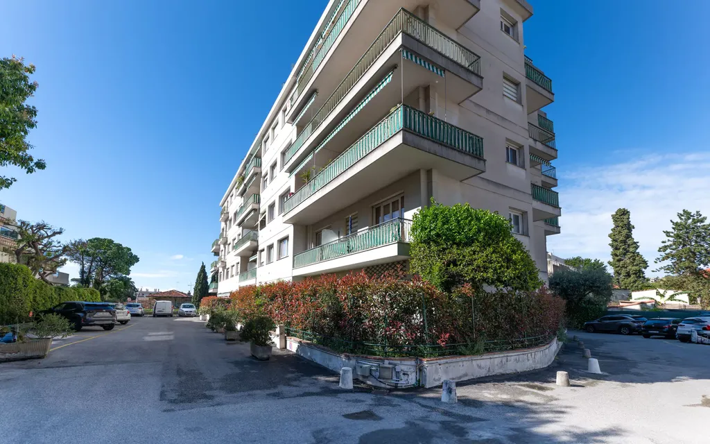 Achat appartement à vendre 2 pièces 53 m² - Nice