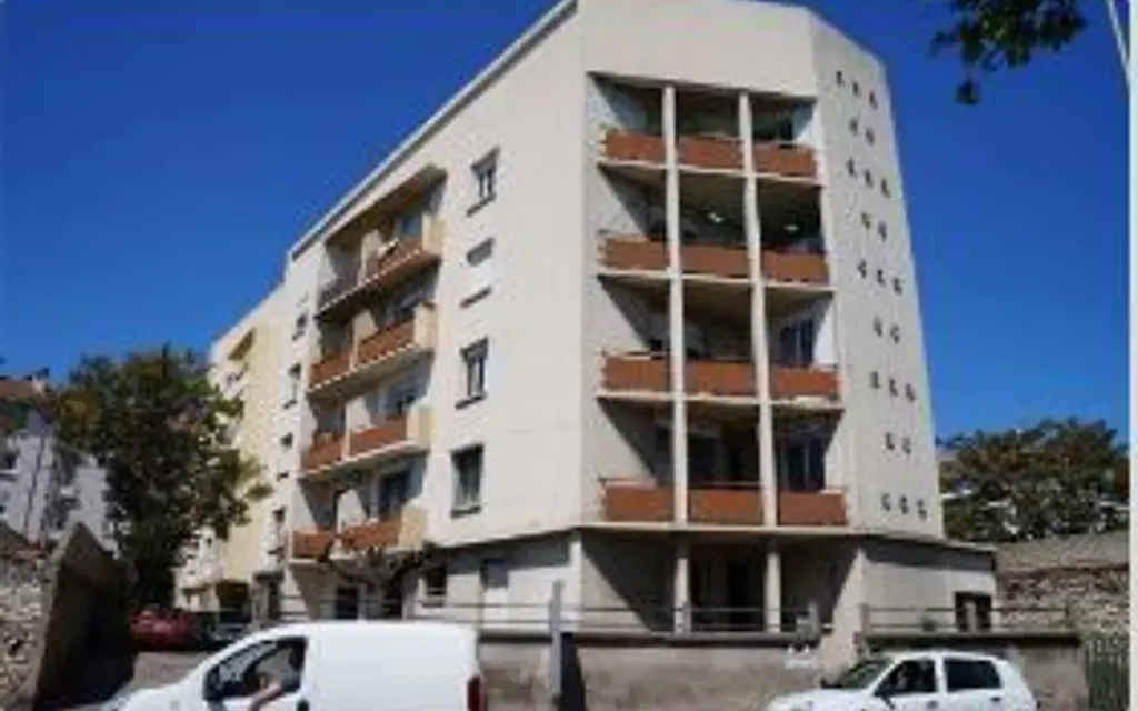 Achat appartement à vendre 3 pièces 71 m² - Nîmes