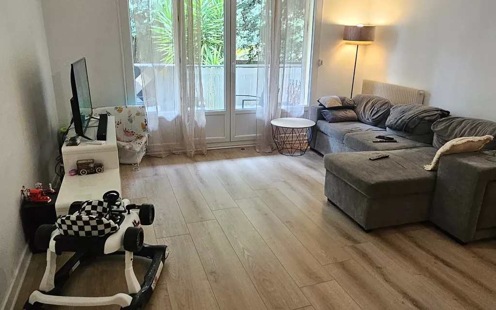 Achat appartement à vendre 3 pièces 70 m² - Nîmes