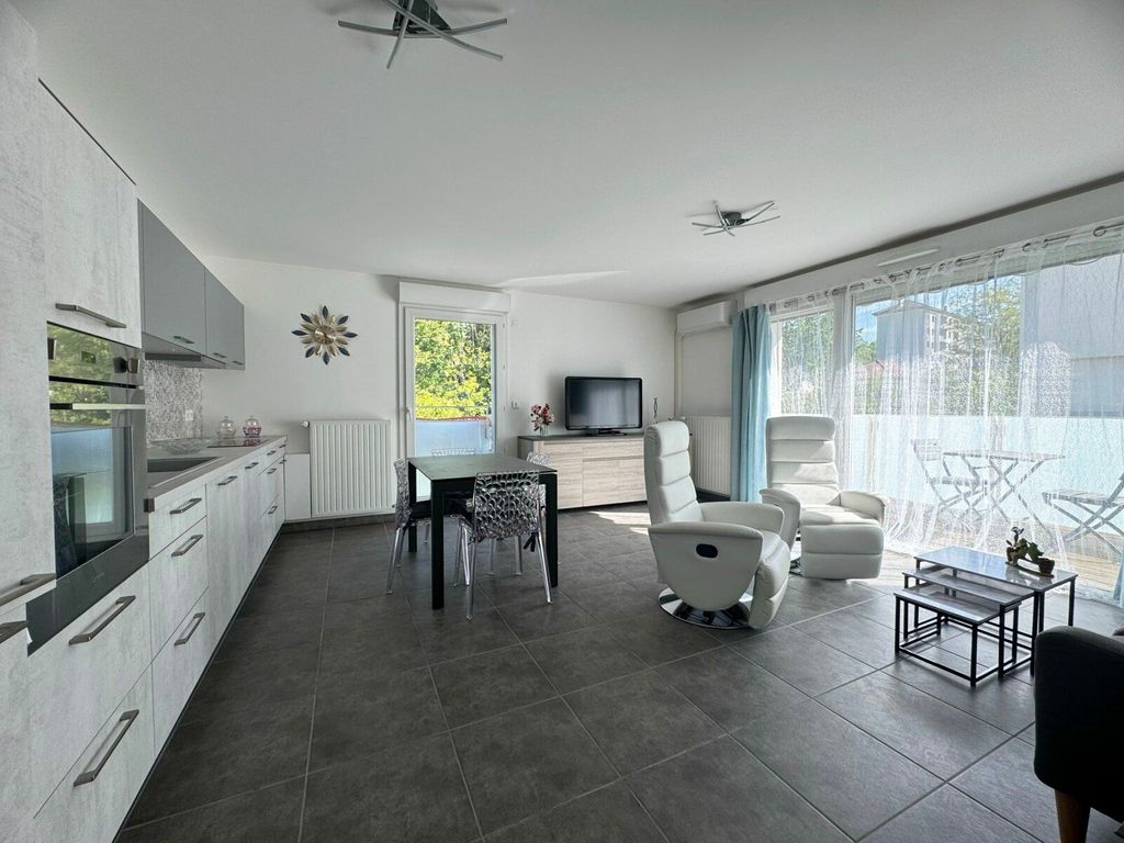 Achat appartement à vendre 3 pièces 68 m² - Rillieux-la-Pape
