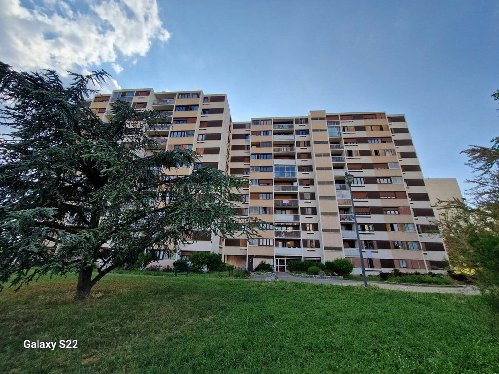 Achat appartement à vendre 4 pièces 87 m² - Rillieux-la-Pape