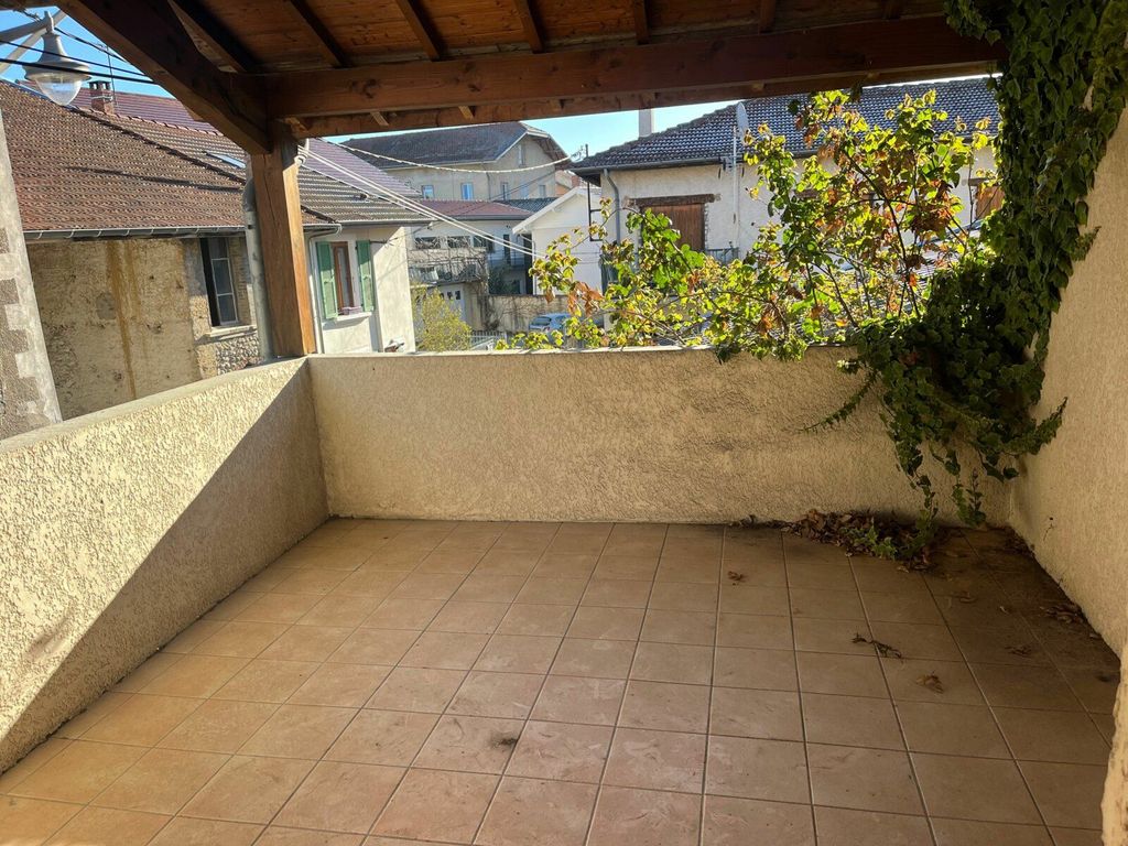 Achat appartement à vendre 3 pièces 70 m² - Saint-Étienne-de-Saint-Geoirs