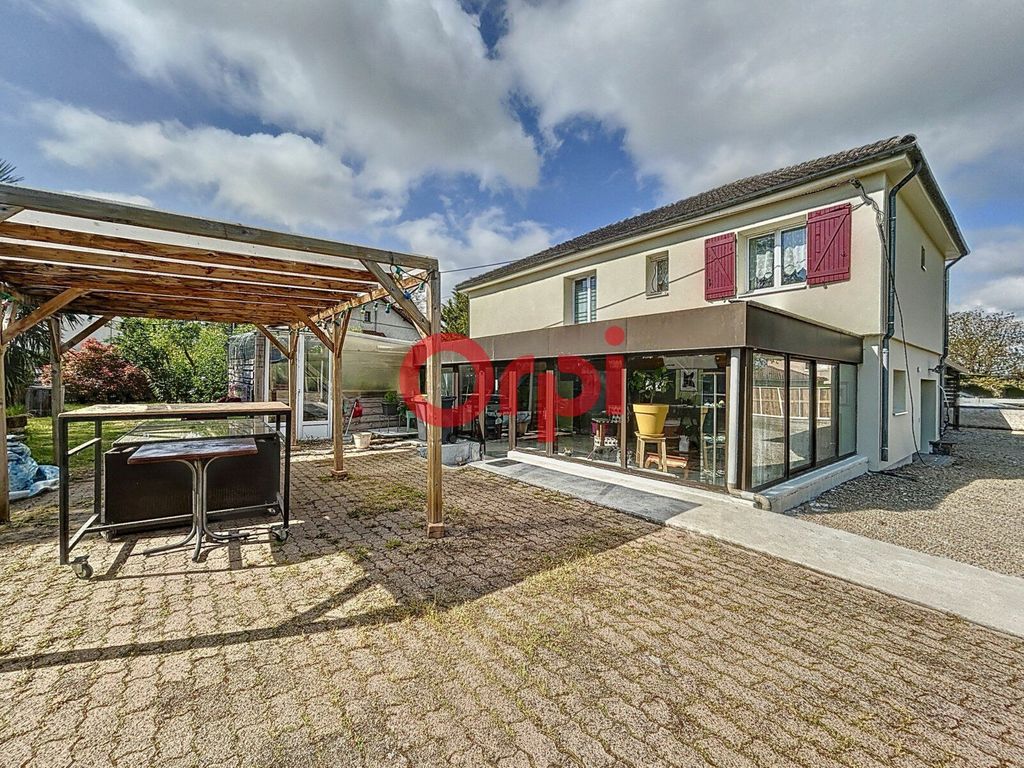 Achat maison à vendre 4 chambres 161 m² - Bellerive-sur-Allier