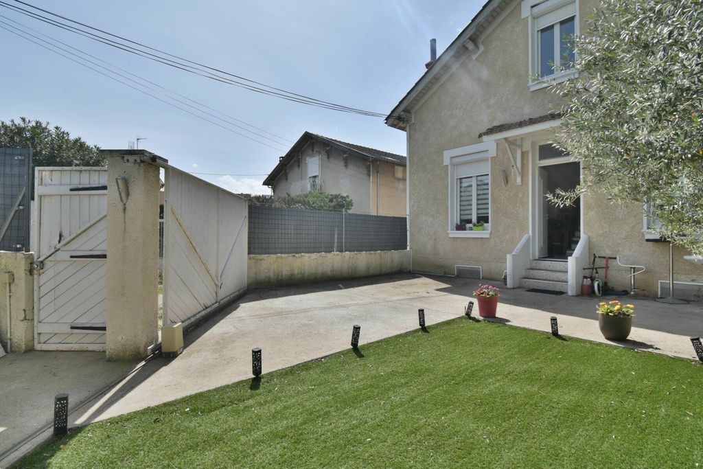 Achat maison à vendre 2 chambres 79 m² - Romans-sur-Isère