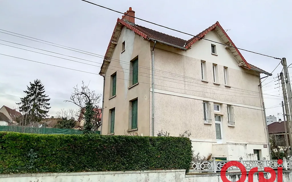 Achat maison à vendre 5 chambres 140 m² - Montluçon