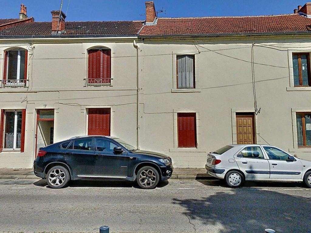 Achat maison à vendre 5 chambres 224 m² - Montluçon