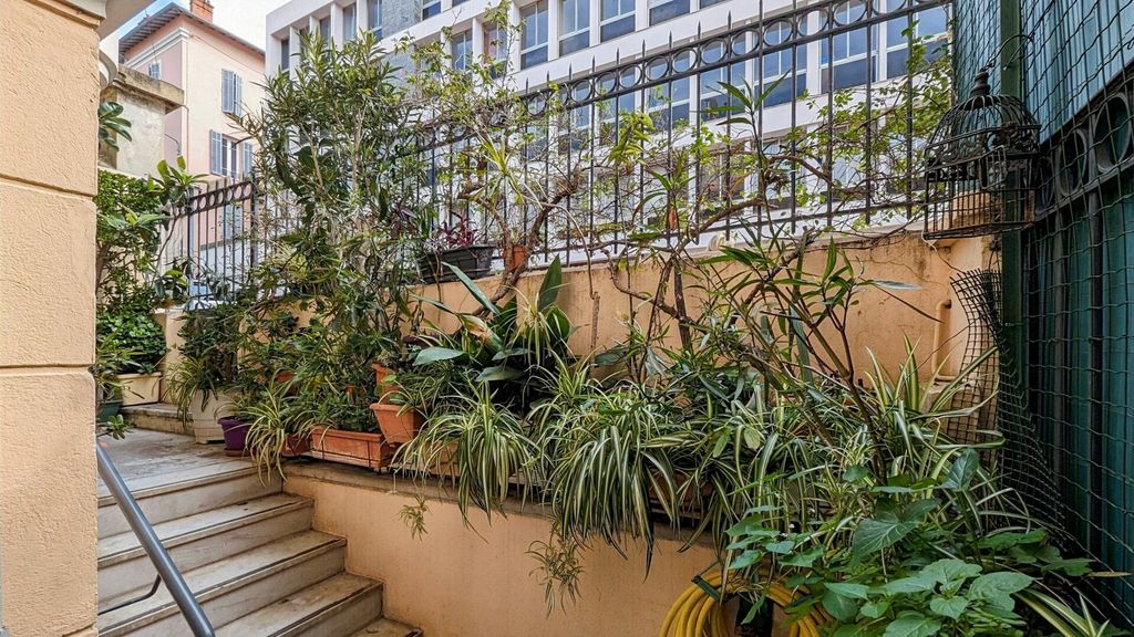 Achat appartement à vendre 2 pièces 65 m² - Cannes