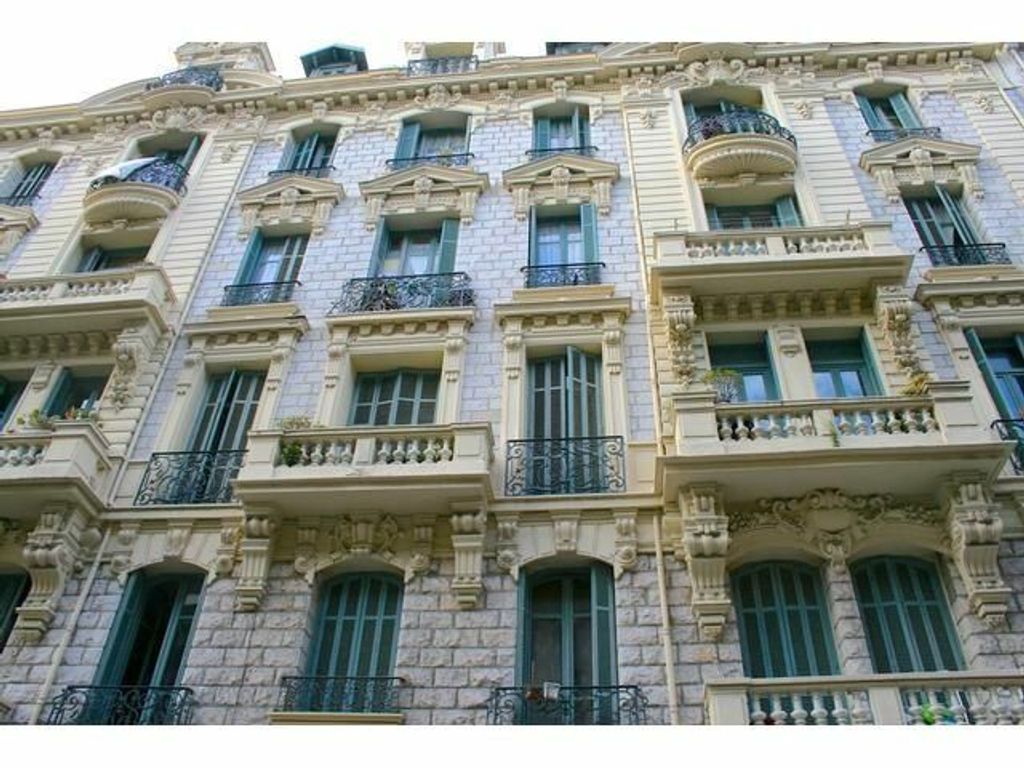 Achat appartement à vendre 5 pièces 111 m² - Nice
