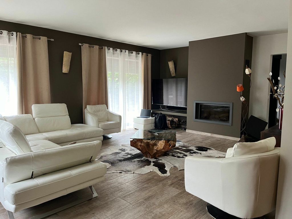 Achat maison à vendre 6 chambres 215 m² - Curis-au-Mont-d'Or